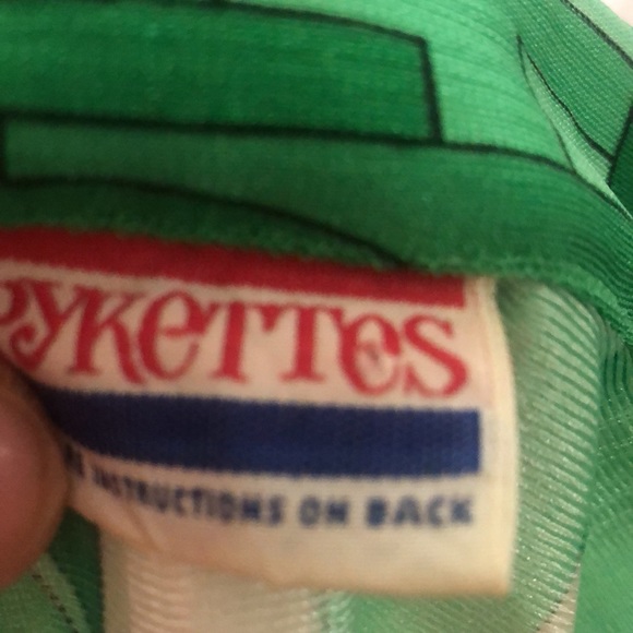 Vintage 1960’s Pykettes, green abstract, nylon/acetate blouse- dagger collar - Picture 9 of 9